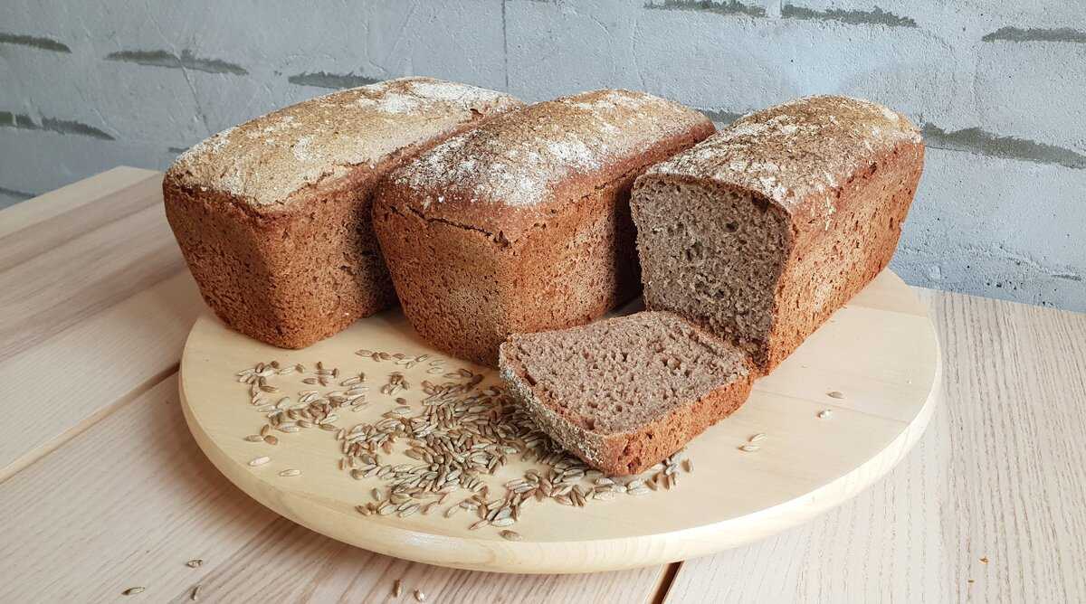 Рецепт ржаного хлеба на закваске в хлебопечке. Ржаной хлеб на закваске. Хлеб ржаной обдирной на закваске. Опара для хлеба. Белый формовой хлеб на закваске.