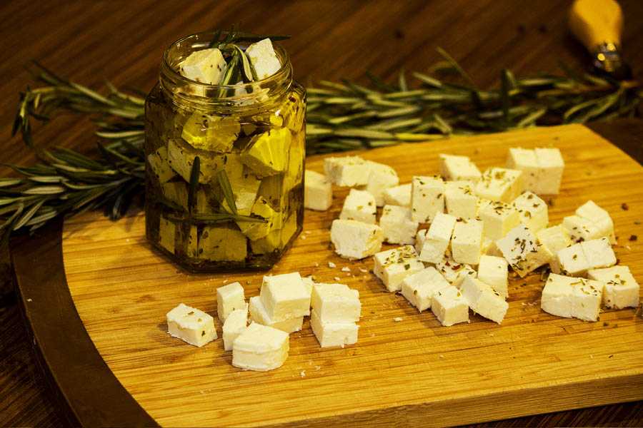 Особенности сыра фета с фото, его калорийность, а также способ приготовления домашнего сыра
