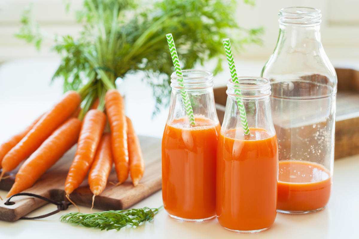 Морковный сок. полезные свойства и противопоказания