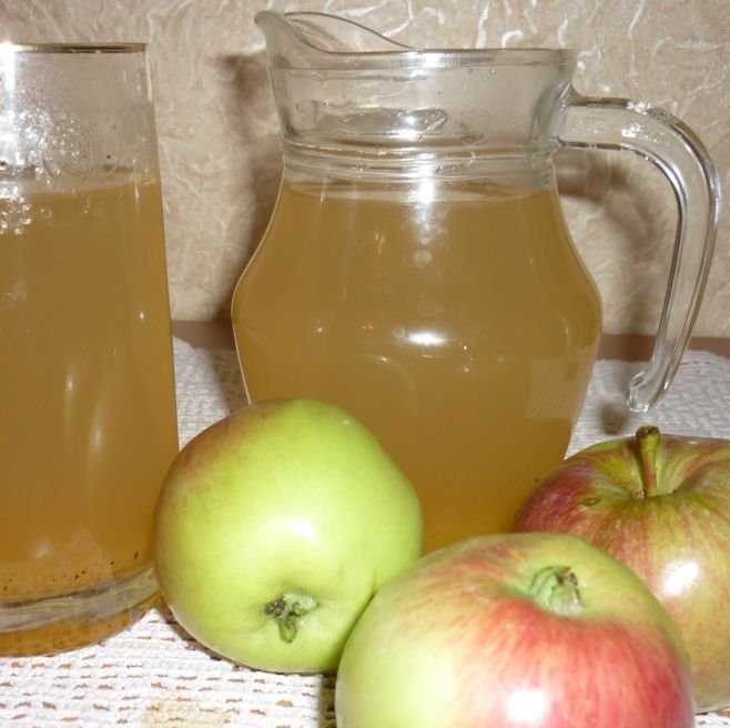 Яблочный сок на зиму без. Яблочный сок. Сок из яблок. Домашний яблочный сок. Сок домашний из яблок.