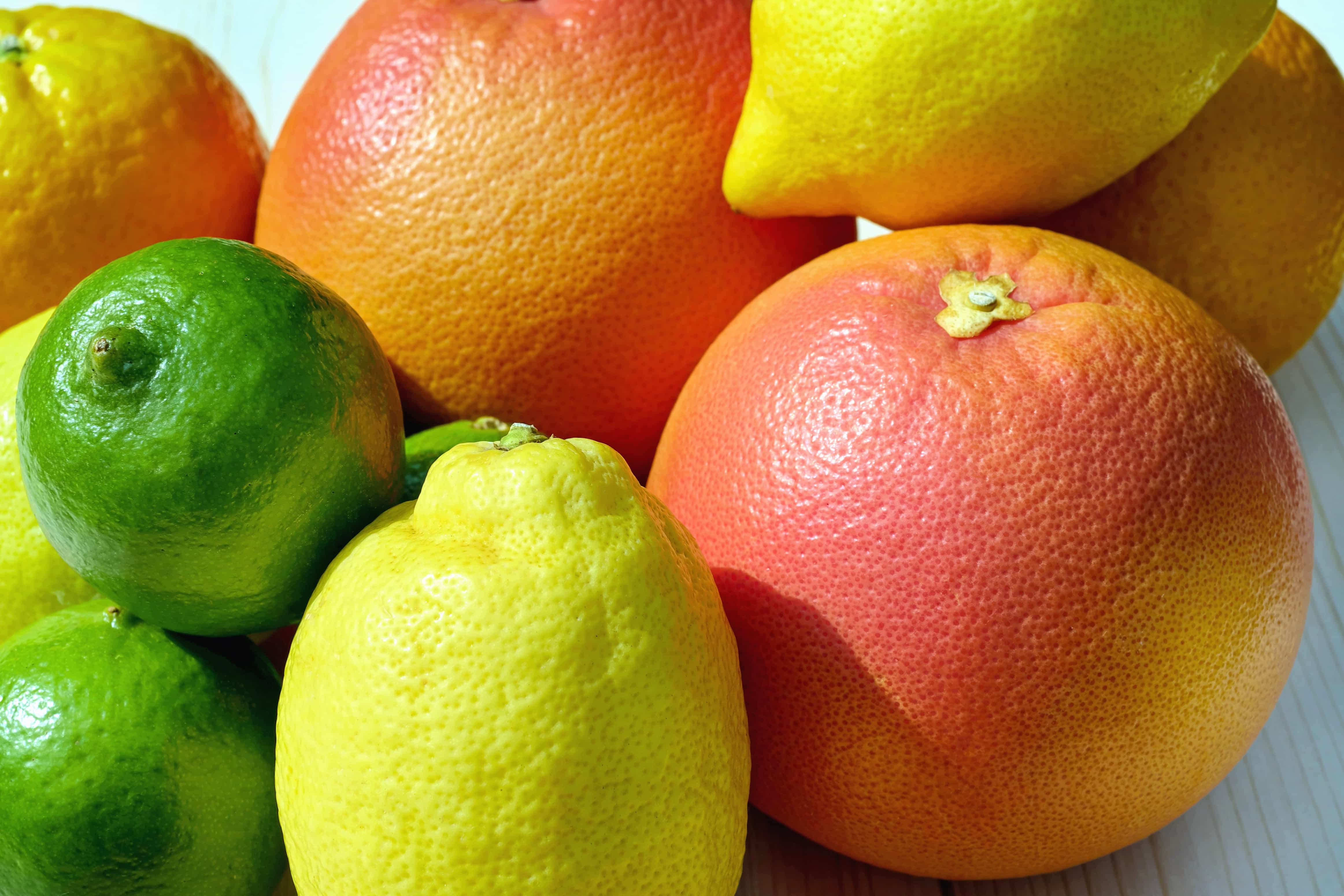 Что полезнее - мандарин или апельсин? где больше витаминов - в апельсине или мандарине :: syl.ru