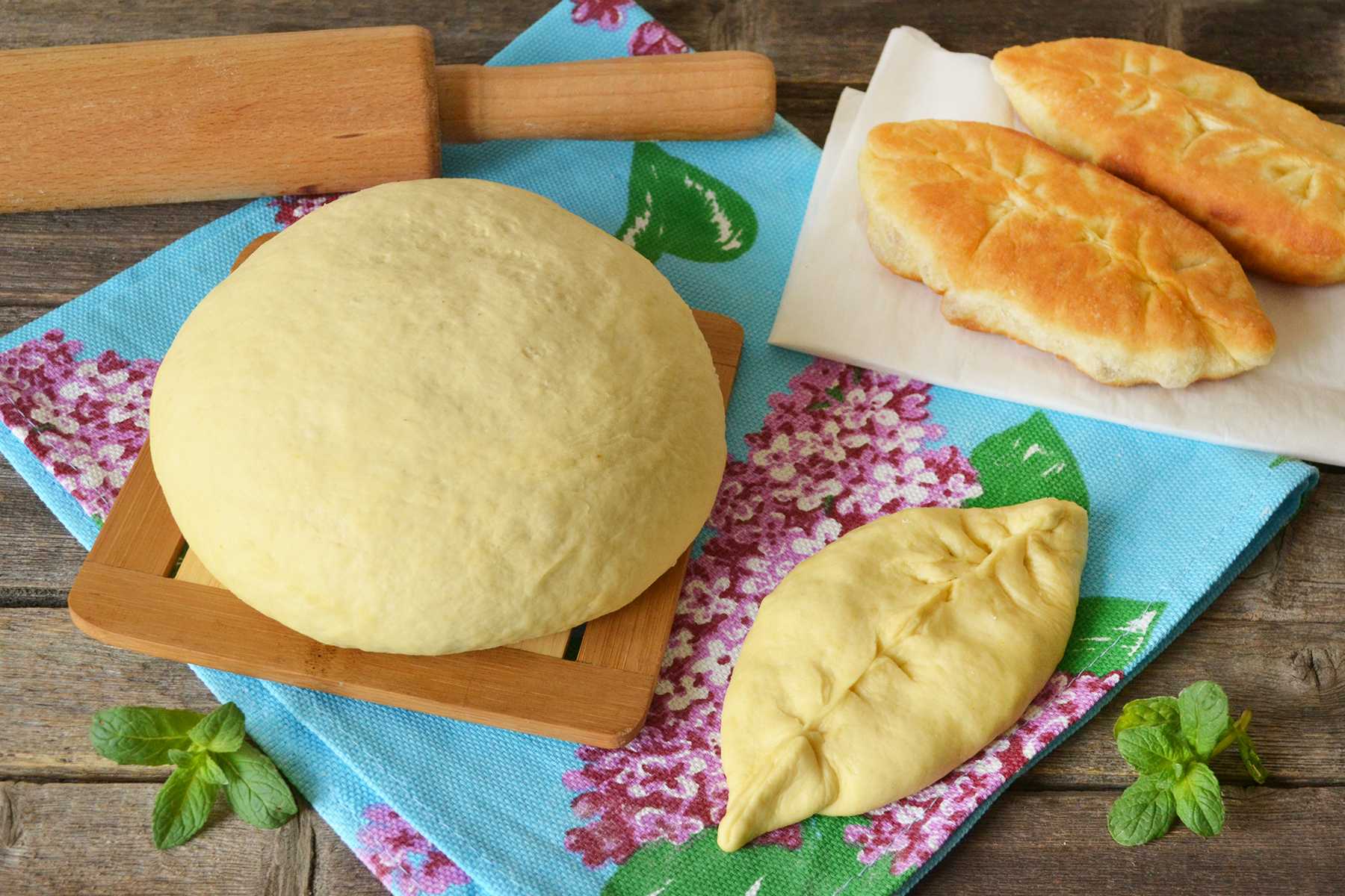Пресное тесто для пирожков в духовке: рецепт с фото