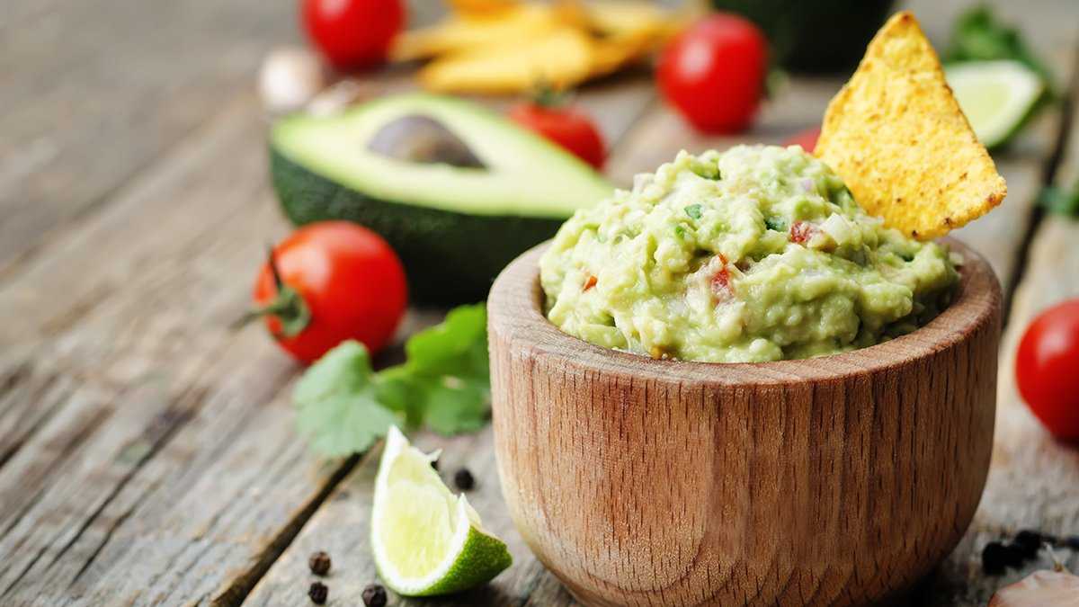 Гуакамоле - классические рецепты соуса с авокадо
