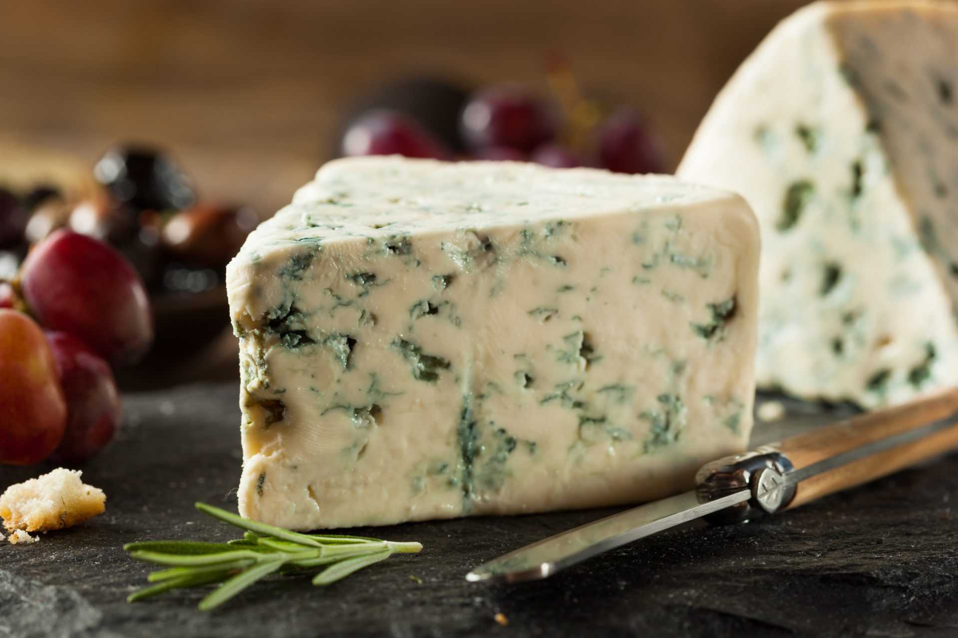 Как хранить сыр с плесенью белой, голубой или красной